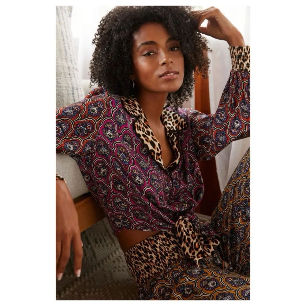 NWT Anthropologie Patterned Crop Tie Lounge Top in Purple Motif  Size Small